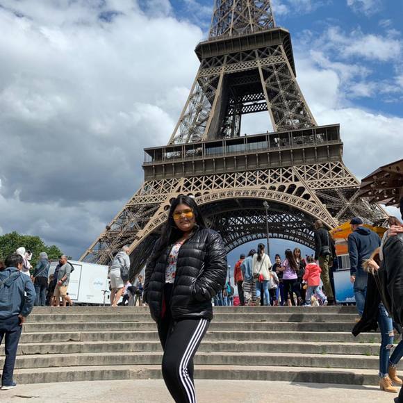 Meet your Posher, Simone - Picture 1 of 1